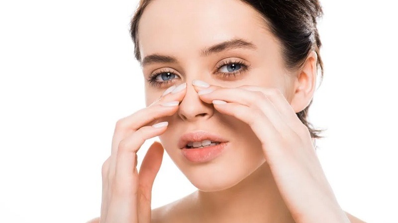 nâng mũi sau này có bị co rút không